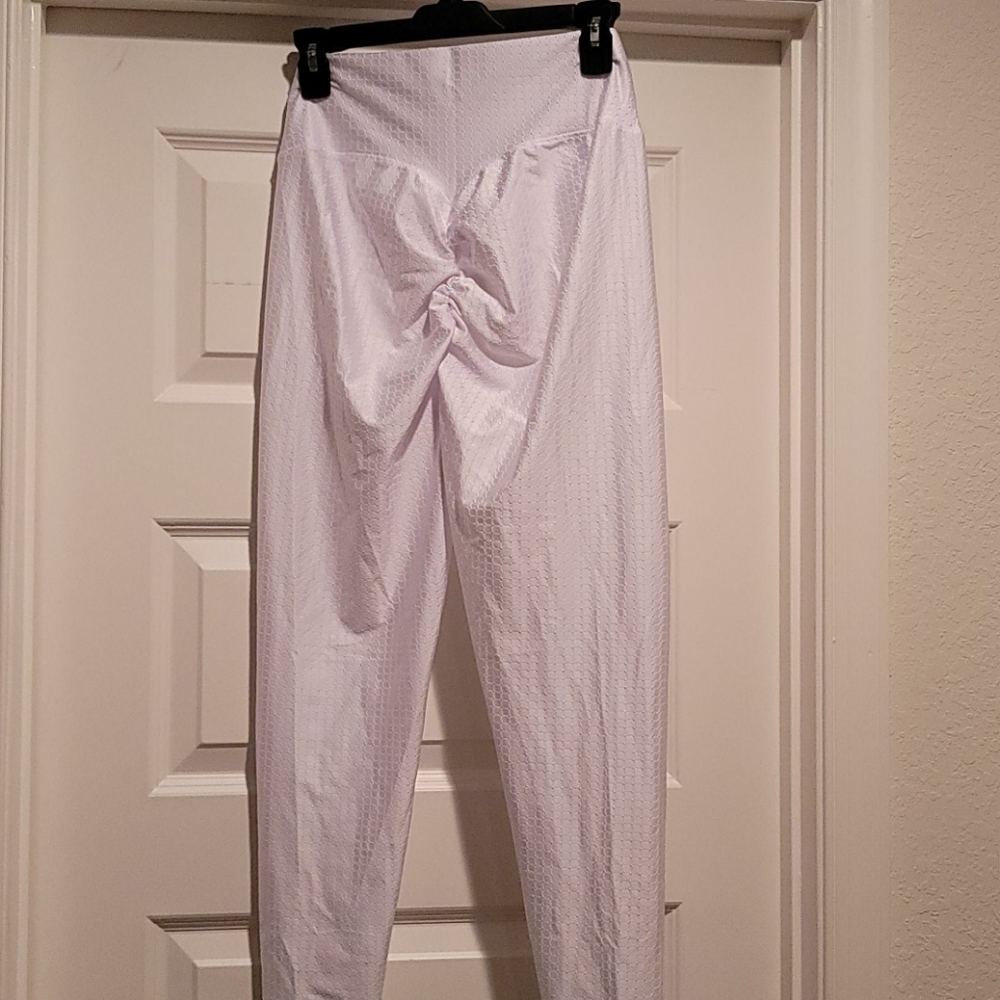 White texture leggings